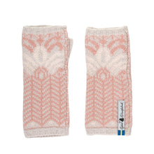 Load image into Gallery viewer, Fager Pattern Swedish Wrist Warmers