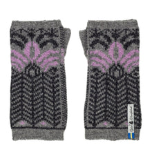 Load image into Gallery viewer, Fager Pattern Swedish Wrist Warmers