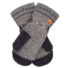 Load image into Gallery viewer, Skaftö Pattern Swedish Mittens