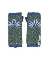 Load image into Gallery viewer, Fager Pattern Swedish Wrist Warmers