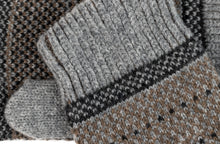 Load image into Gallery viewer, Gotland Pattern Swedish Mittens Double Merino