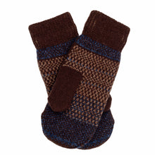 Load image into Gallery viewer, Gotland Pattern Swedish Mittens