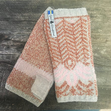 Load image into Gallery viewer, Fager Pattern Swedish Wrist Warmers