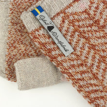 Load image into Gallery viewer, Fager Pattern Swedish Wrist Warmers